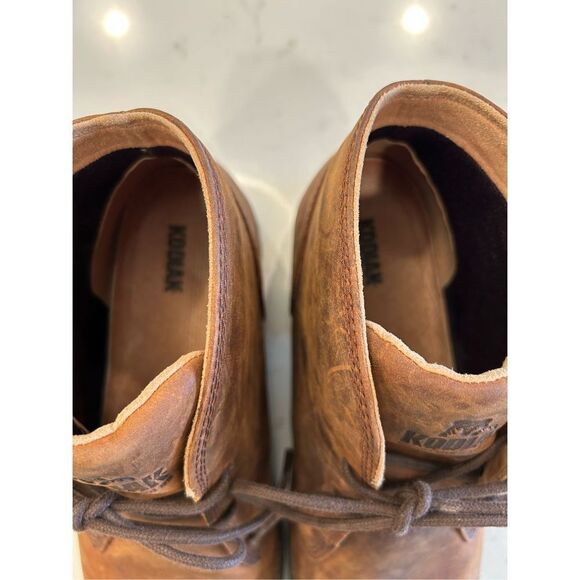 Kodiak McKernan Men’s brown distressed leather chukka boots size 11